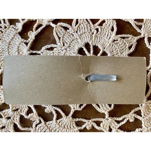 Vintage BOYS BOW TIE - Clip On - Olive Green  - Original Red Plastic Case - Picture 6 of 7